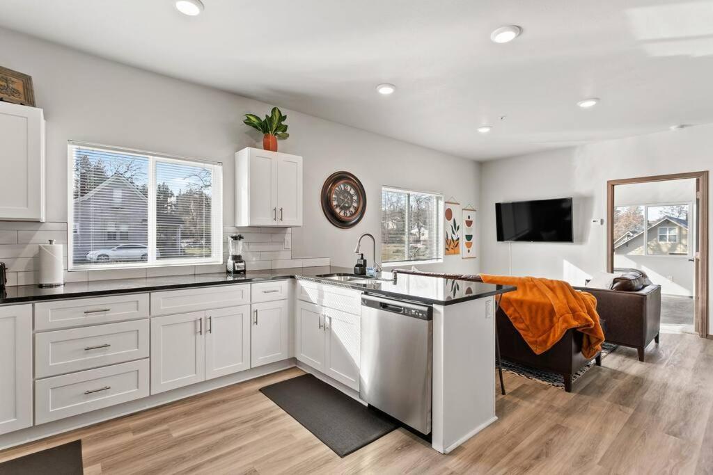 스포캔 Brand New 2 Bed 2 Bath Near Perry District And Dt 아파트 외부 사진